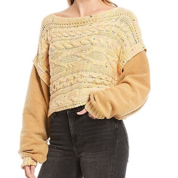 Cable Knit W/ Fleece Sleeve Cropped Sweater - Picture 5 of 5